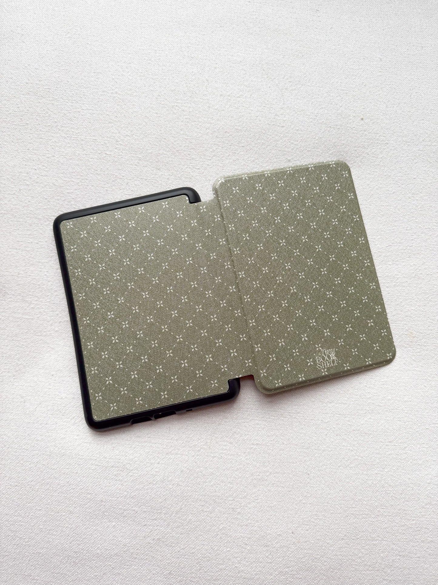 Ivy Lattice Kindle Case