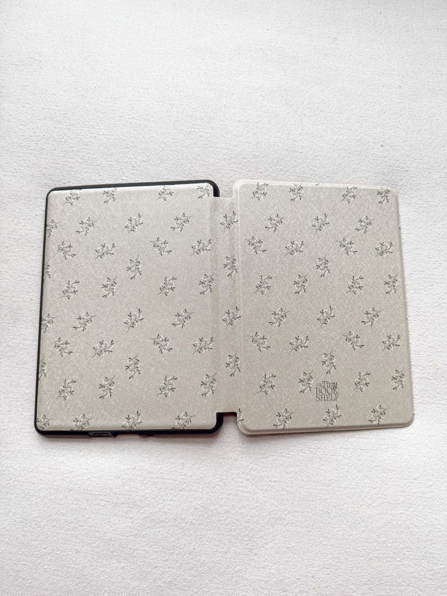 Mistletoe Frost Kindle Case