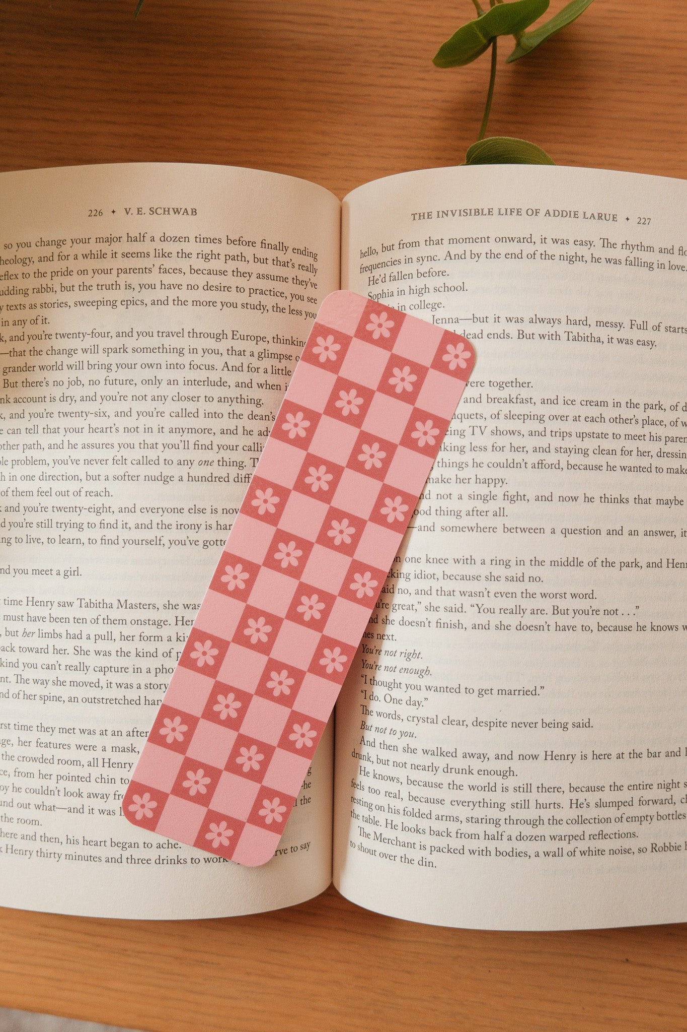 Checkered Flowers Bookmark Collection