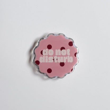 Do Not Disturb Pink Magnetic E-Reader Grip