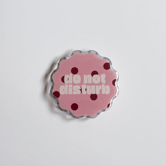 Do Not Disturb Pink Magnetic E-Reader Grip